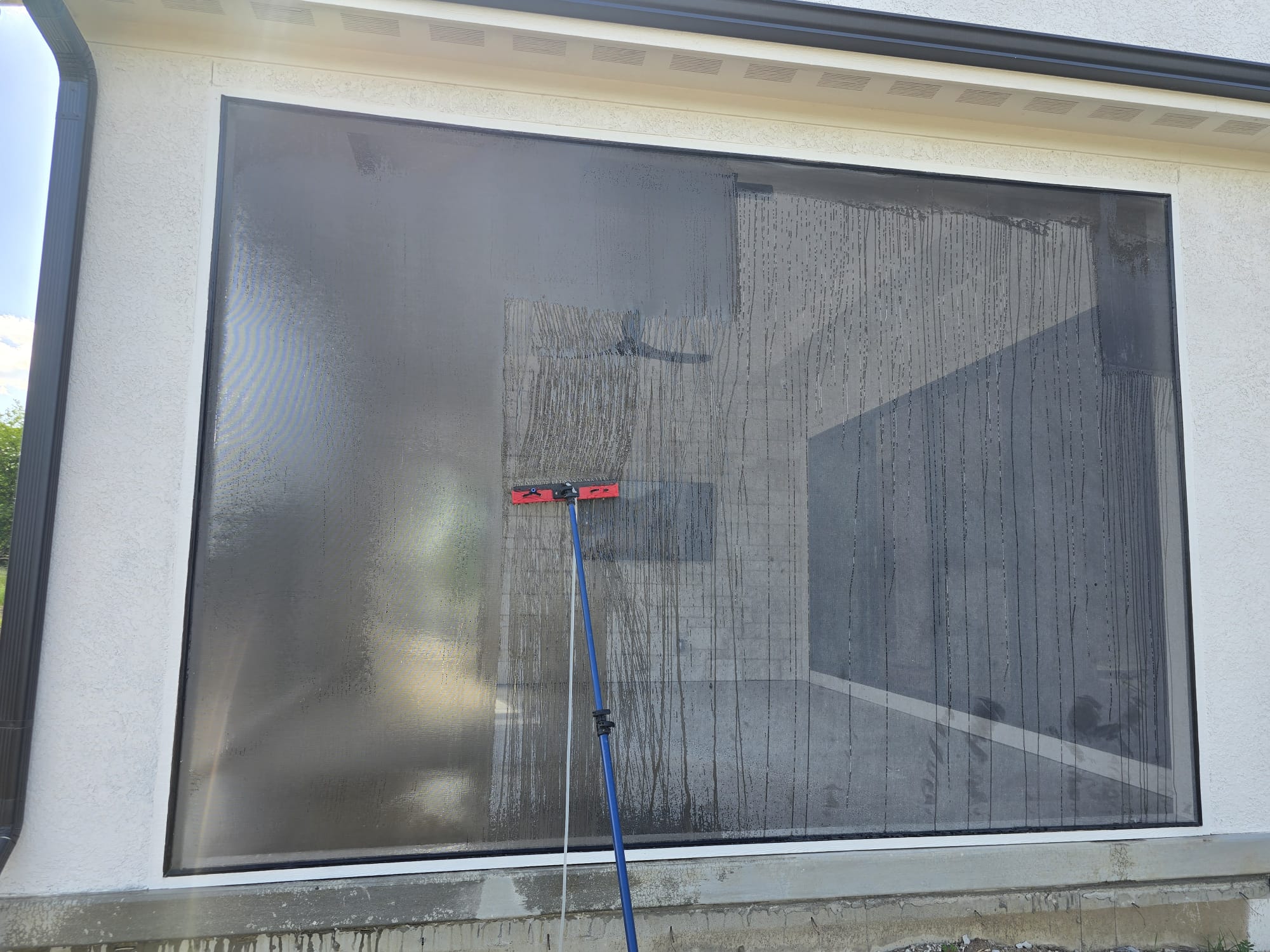 Impressive Screen Cleaning on Bucyrus Patio